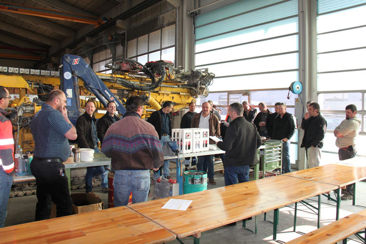 Bohrgerätekurs der STUTZ AG im Werkhof Hatswil<br>